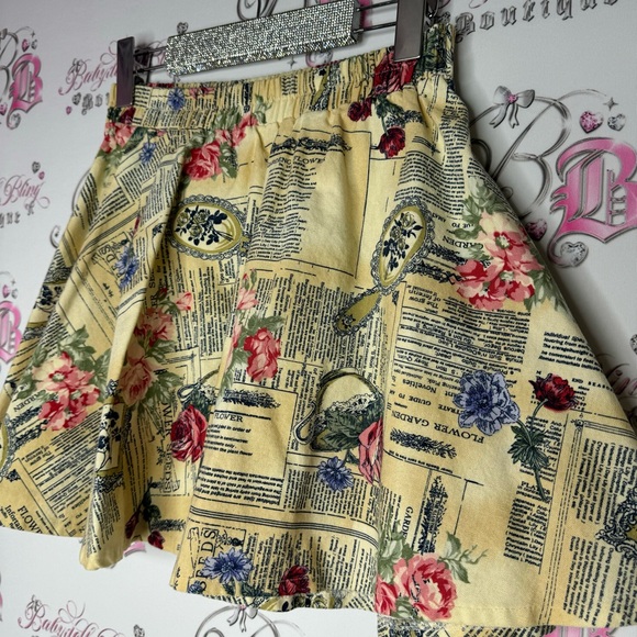 Skirt vintage news paper design floral mirror cottage core renaissance vibes - Picture 2 of 11